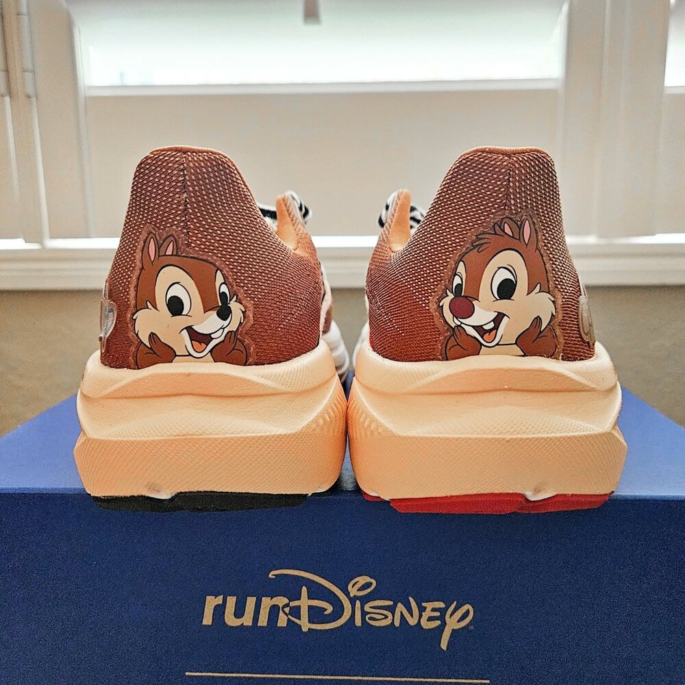 *RUN DISNEY* 2026 WDW Marathon Brooks Ghost 17 Chip n' Dale Womens, 10.5M -NEW! - Picture 2 of 15